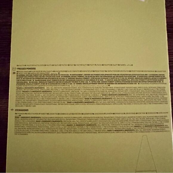 Makeup Revolution Emily In Paris City Of Love Eyeshadow Palette New in Box! - Picture 4 of 5